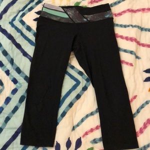 Reversible tropical print Lululemon crop leggings
